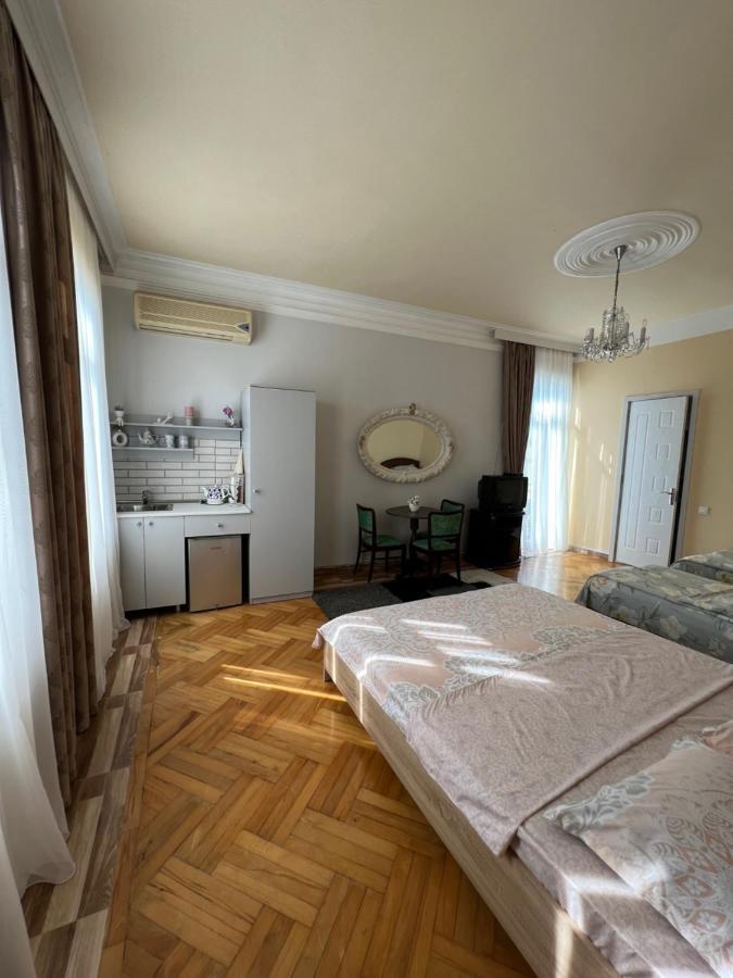 Kemeni Garden Hotell Batumi Exteriör bild