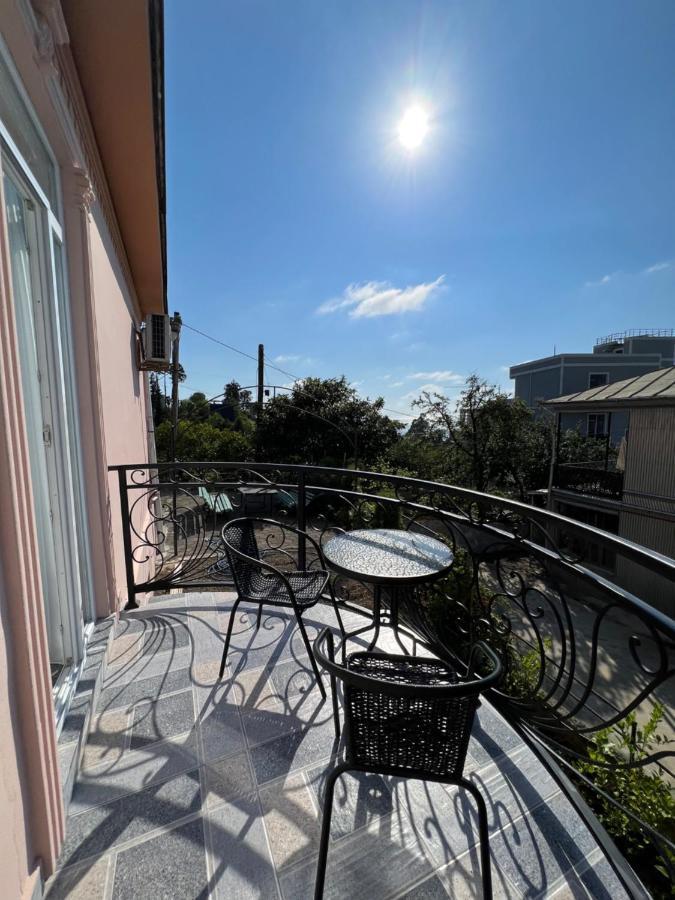 Kemeni Garden Hotell Batumi Exteriör bild