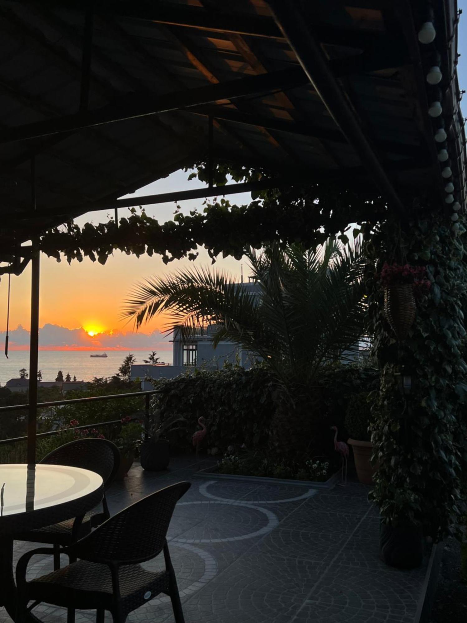 Kemeni Garden Hotell Batumi Exteriör bild